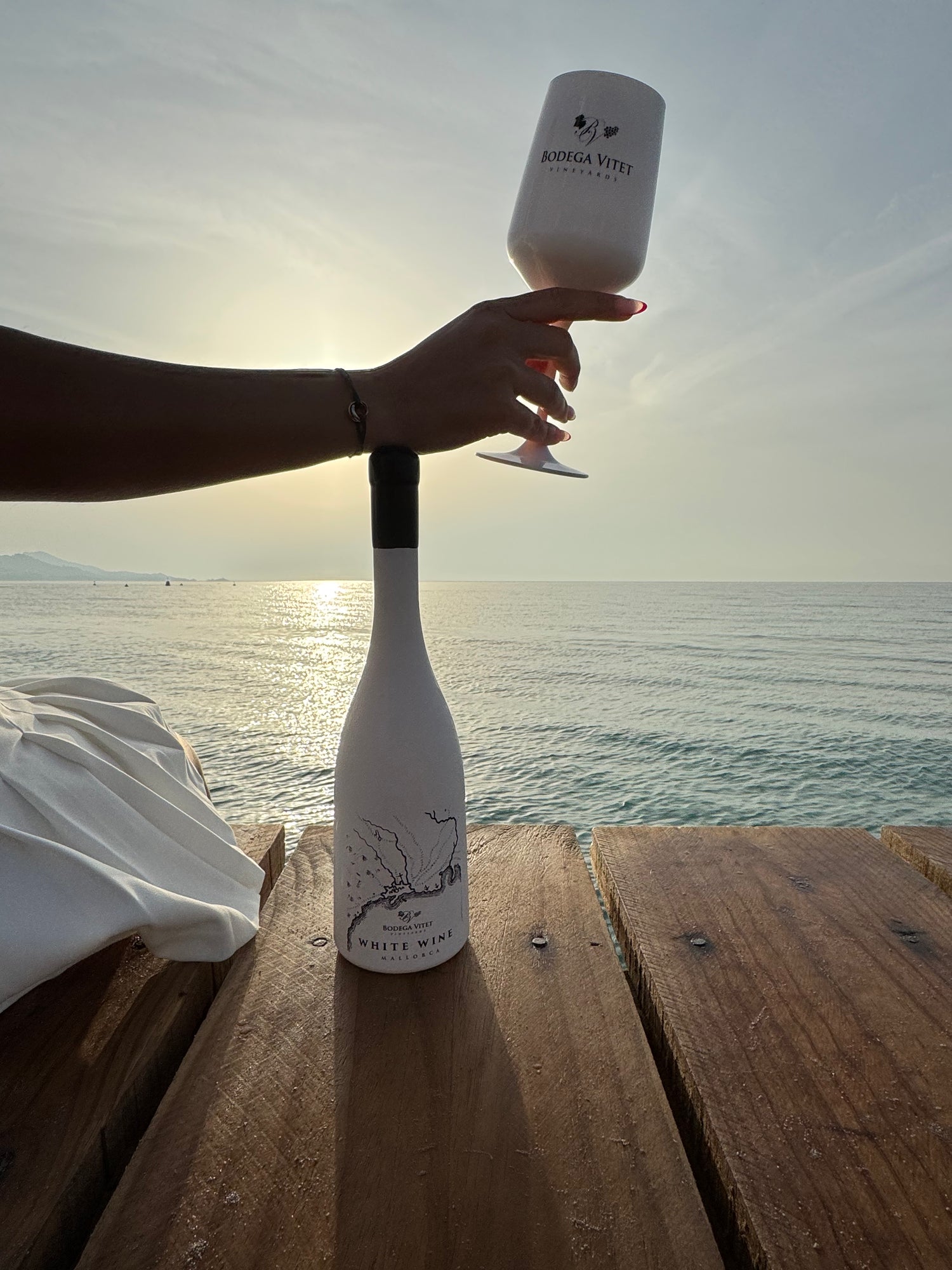 Exklusives Kunststoff-Weinglas mit Branding